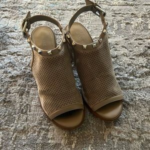 Marc Fisher chunk heel sandals